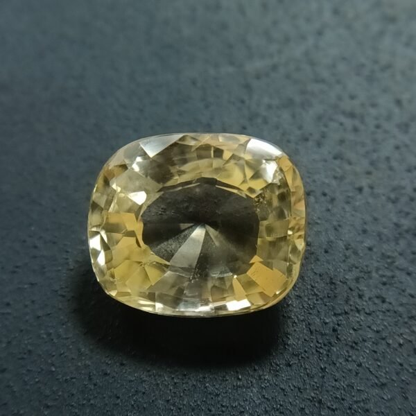 srilanka yellow sapphire 4 ratti