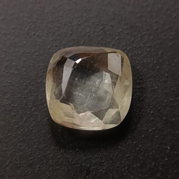 ceyloni/ srilankan yellow sapphire - pukhraj 4.25 ratti