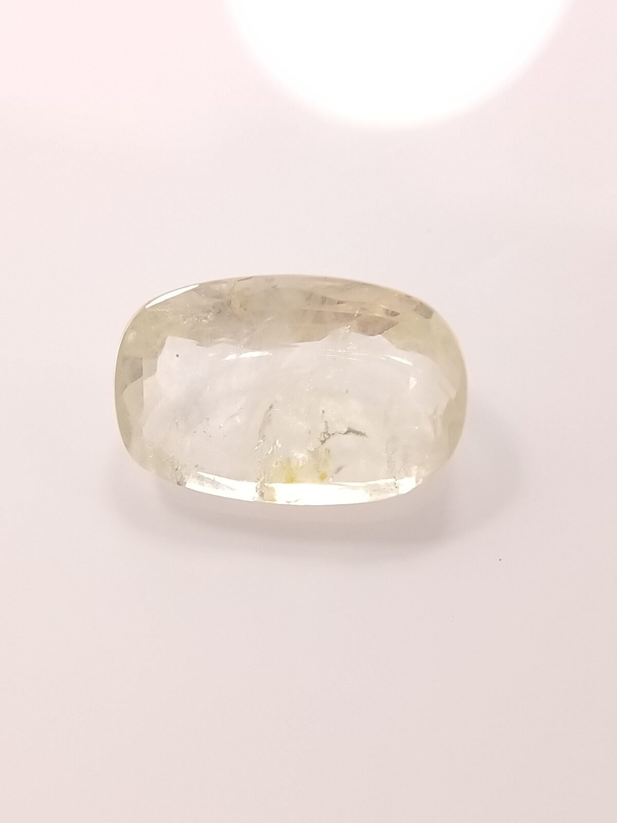 ceyloni/ srilankan yellow sapphire - pukhraj 5 ratti