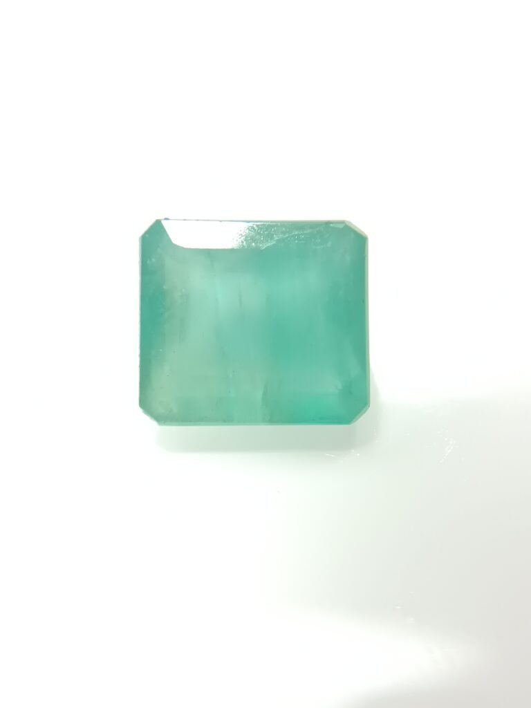 Emerald 4.55 Carat/ 5.00 Ratti