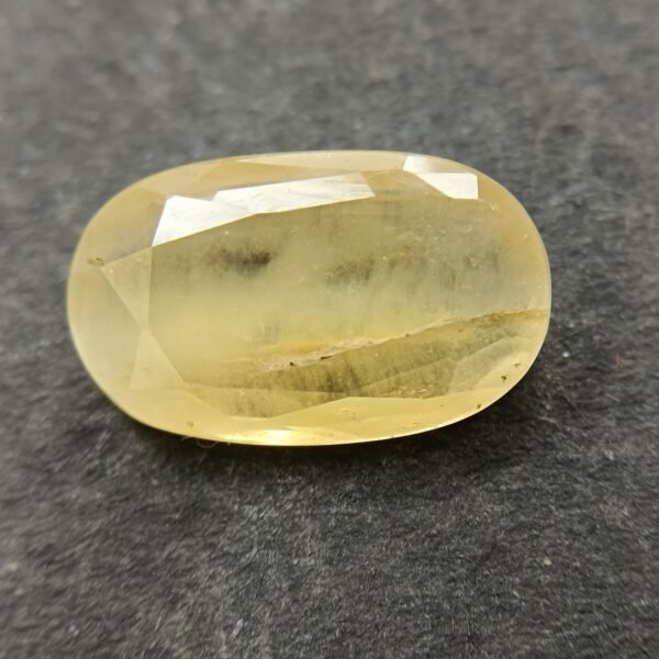 Yellow Sapphire 5.92 Carat/ 6.50 Ratti