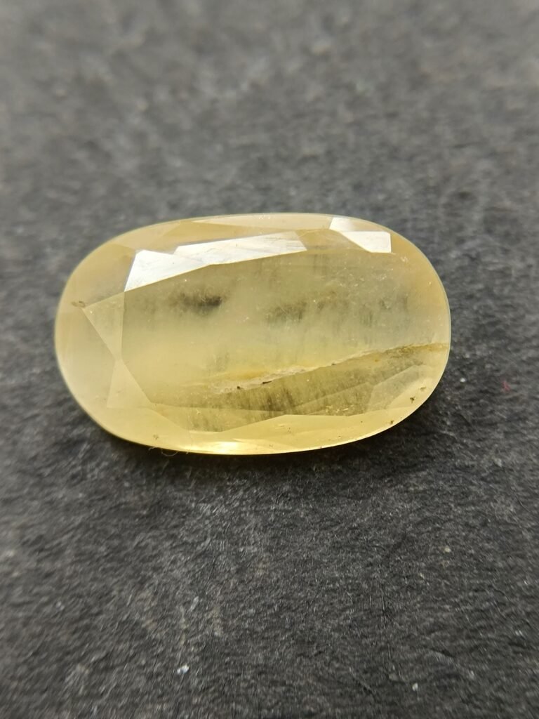 Yellow Sapphire 5.92 Carat/ 6.50 Ratti