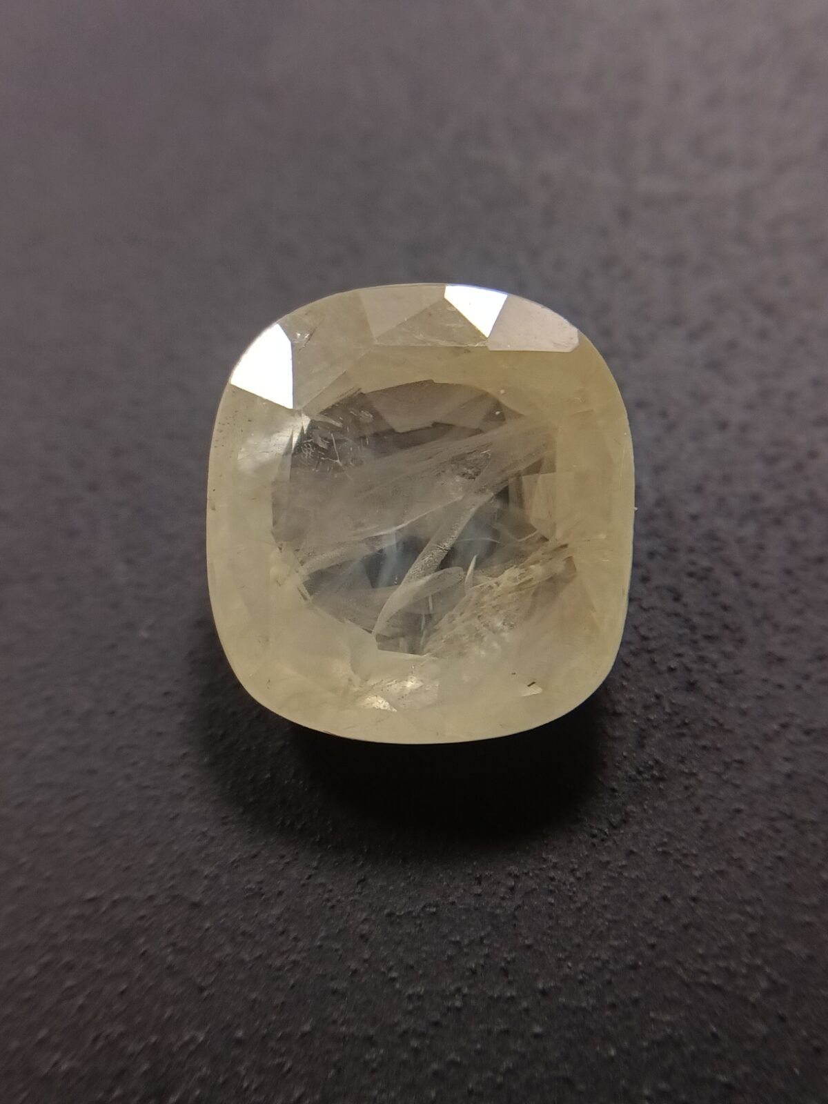 Yellow Sapphire 7.59 Carat/ 8.25 Ratti