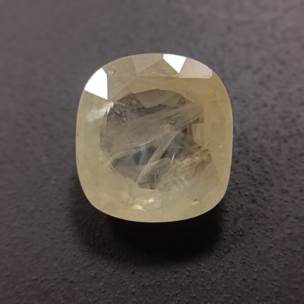 Yellow Sapphire 7.59 Carat/ 8.25 Ratti