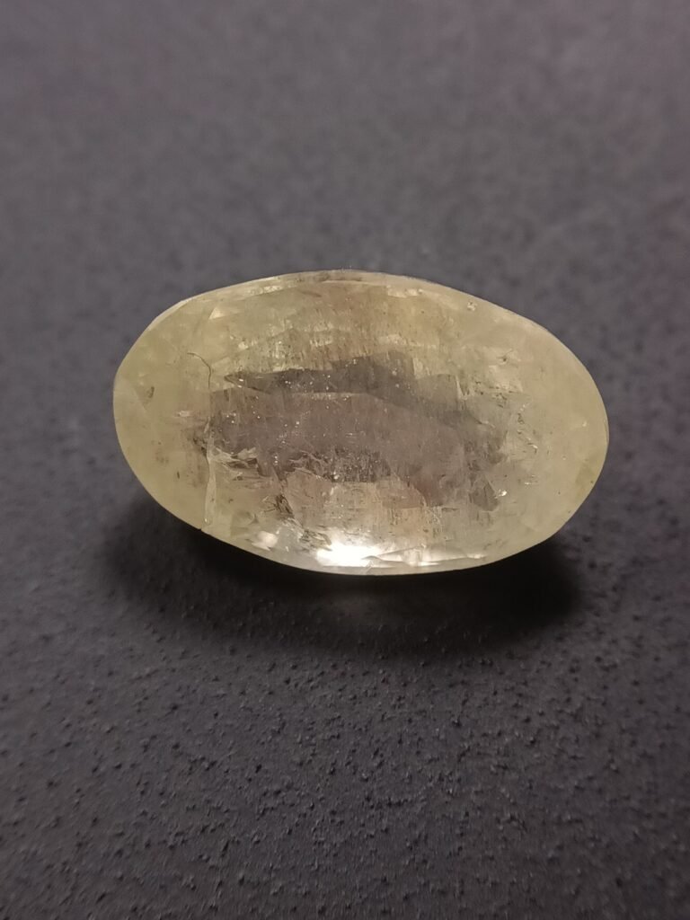 Yellow Sapphire 7.59 Carat/ 9 Ratti