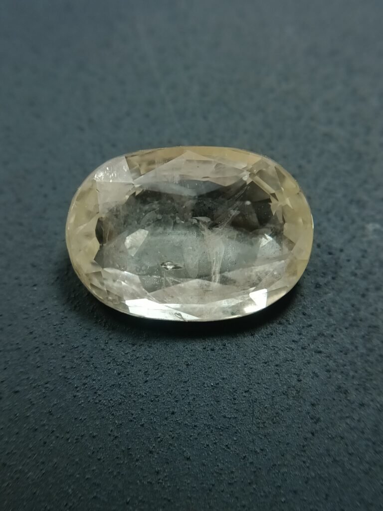 Yellow Sapphire 8.59 Carat/ 9.50 Ratti