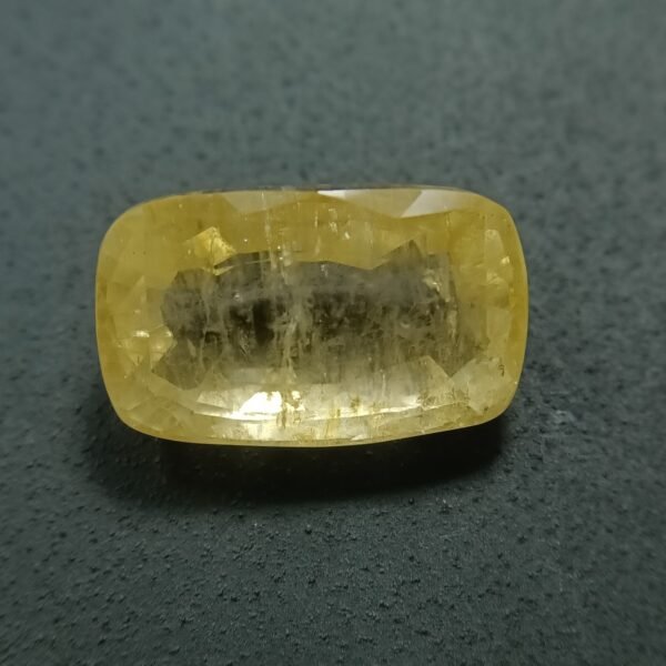 Yellow Sapphire 8.60 Carat/ 9.50 Ratti