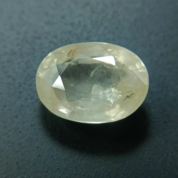 Yellow Sapphire 8.70 Carat/ 9.50 Ratti