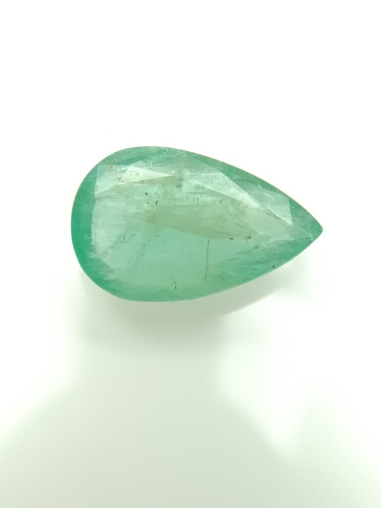 Emerald 8.79 Carat/ 9.50 Ratti