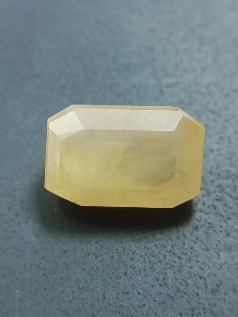 ceyloni yellow sapphire, pukhraj