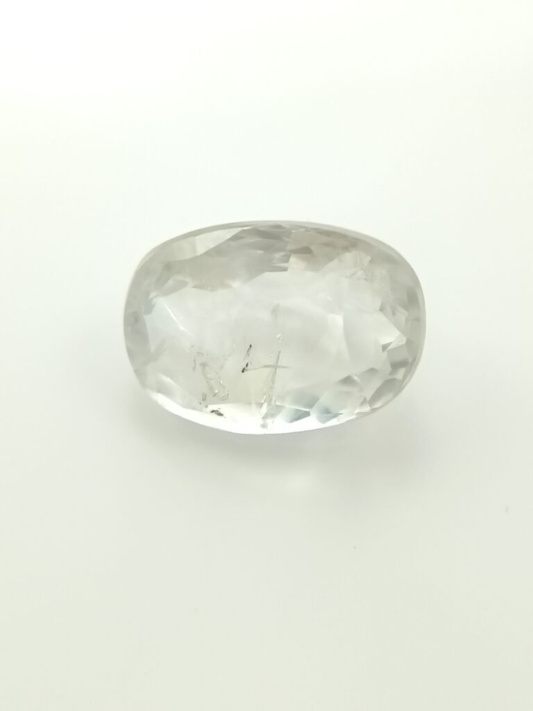 safed pukhraj, white sapphire 6.25 ratti