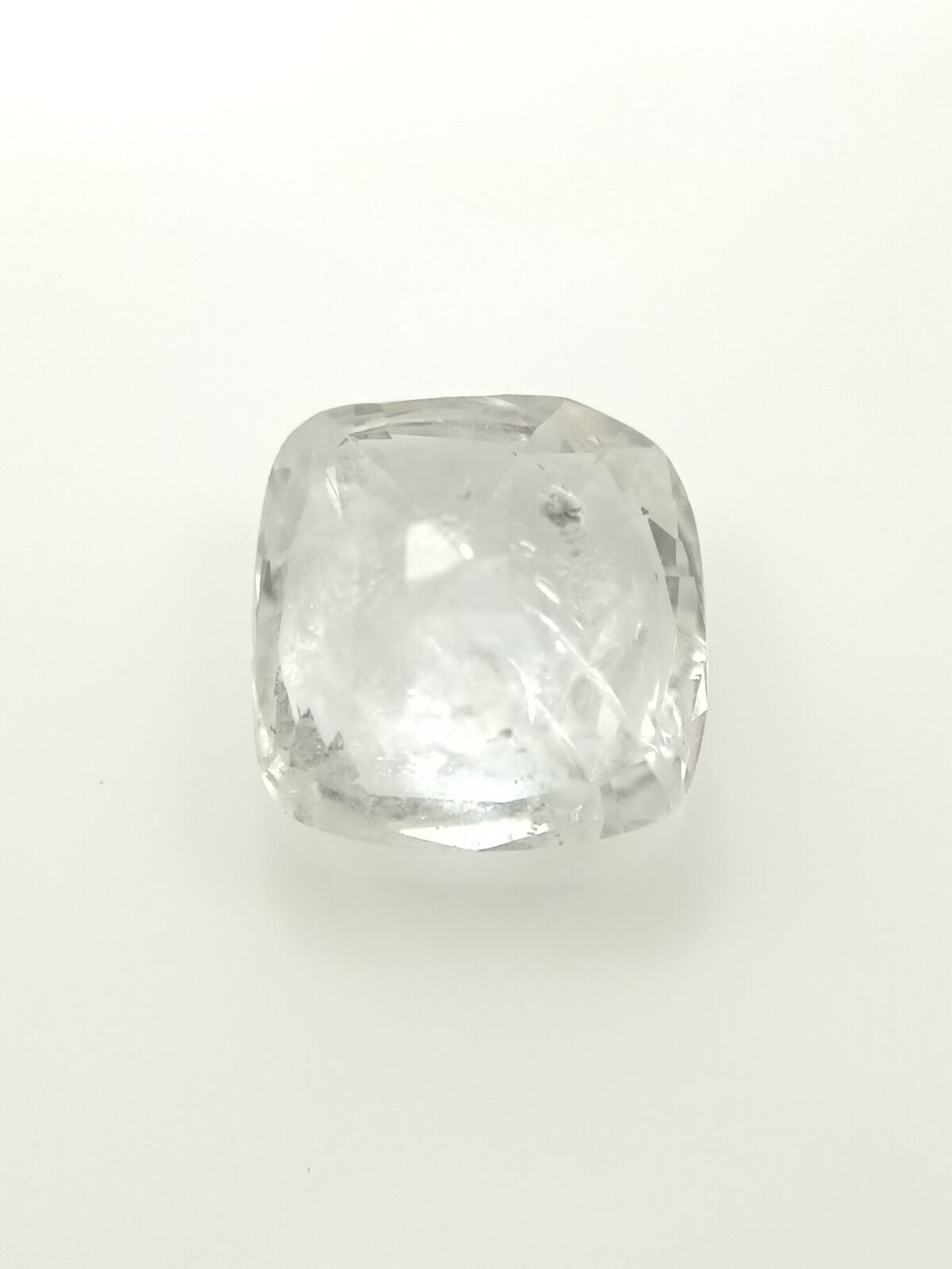 safed pukhraj, white sapphire 6.5 ratti