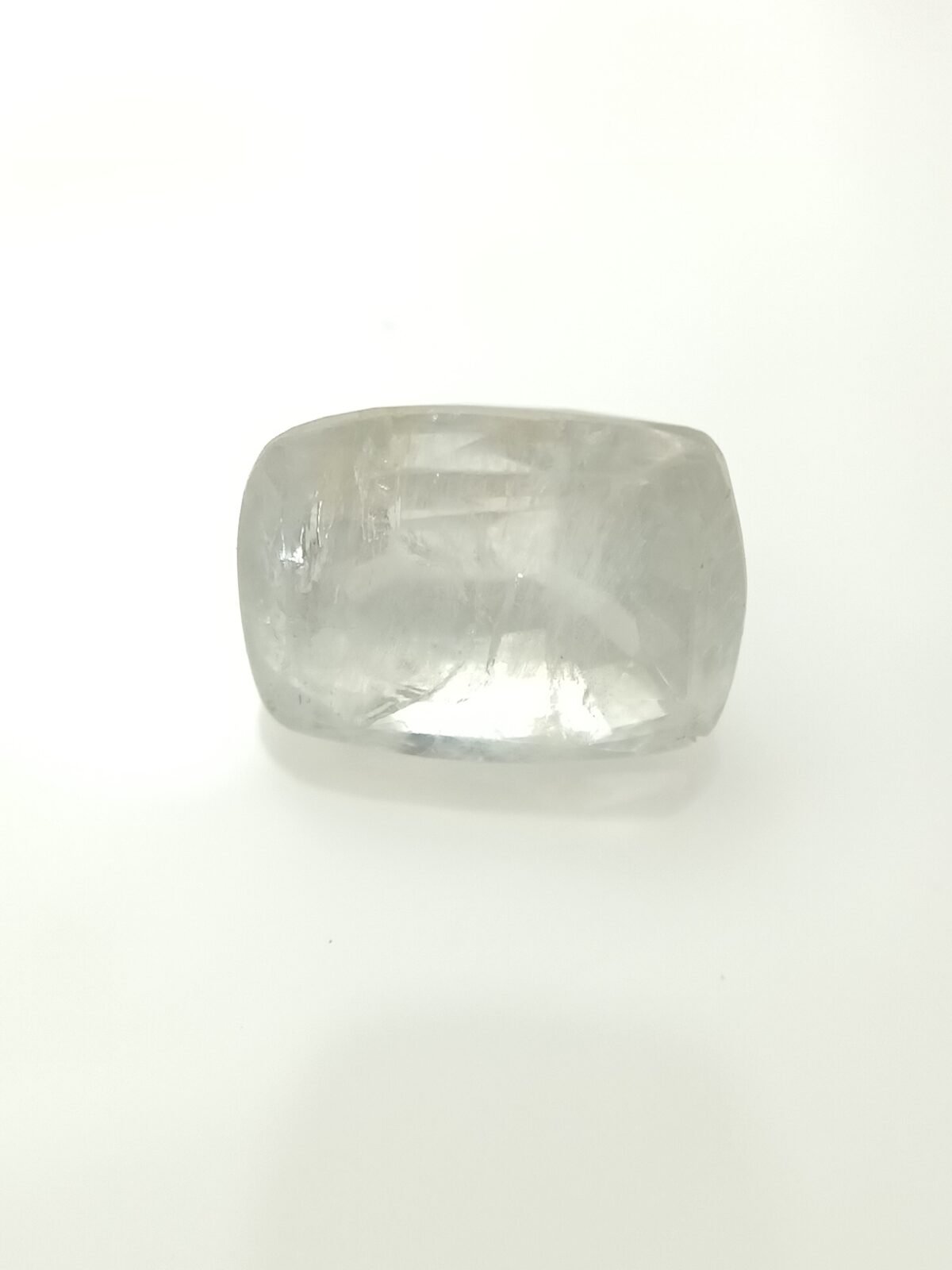 safed pukhraj, white sapphire 7.5 carat carat 10 ratti