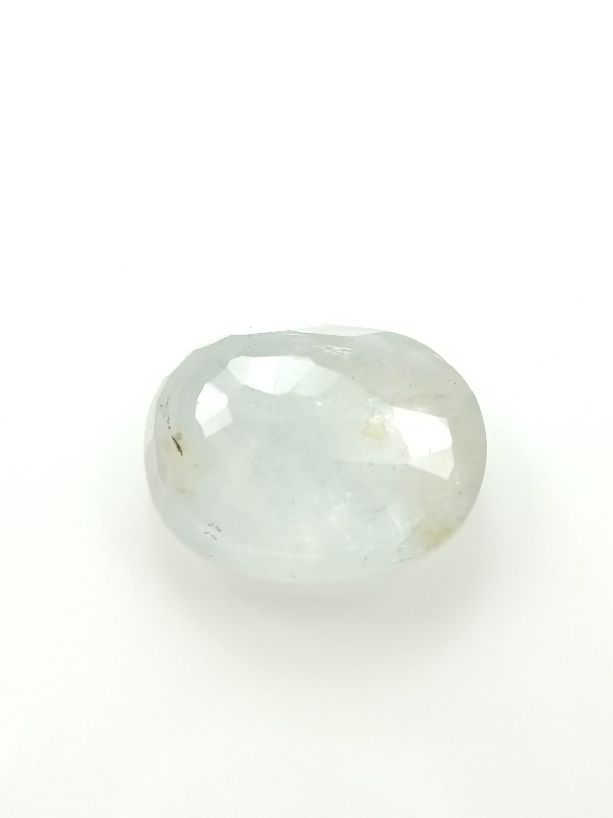 safed pukhraj, white sapphire 9 carat