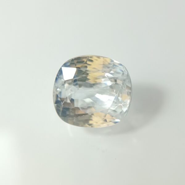 Natural Zircon 10.69 Carat/ 11.50 Ratti