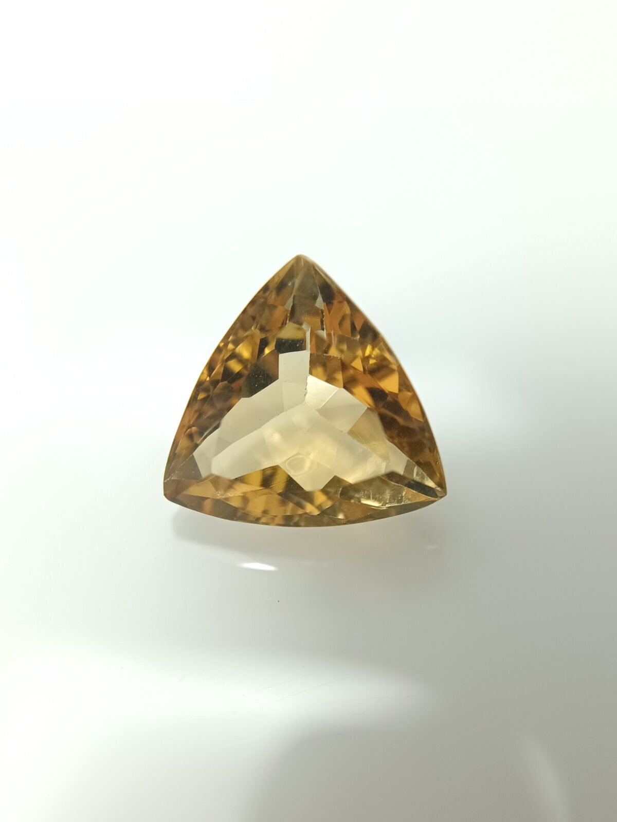 Sunela 4.07 Carat/ 4.50 Ratti