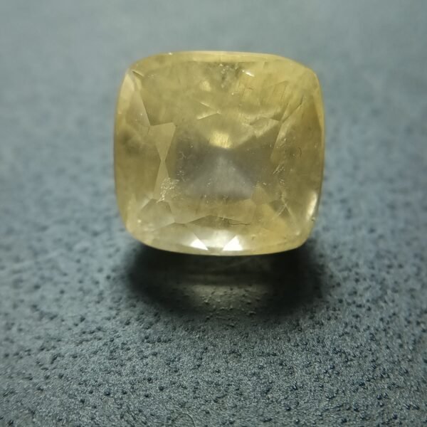 Yellow Sapphire 7.65 Carat/ 8.50 Ratti