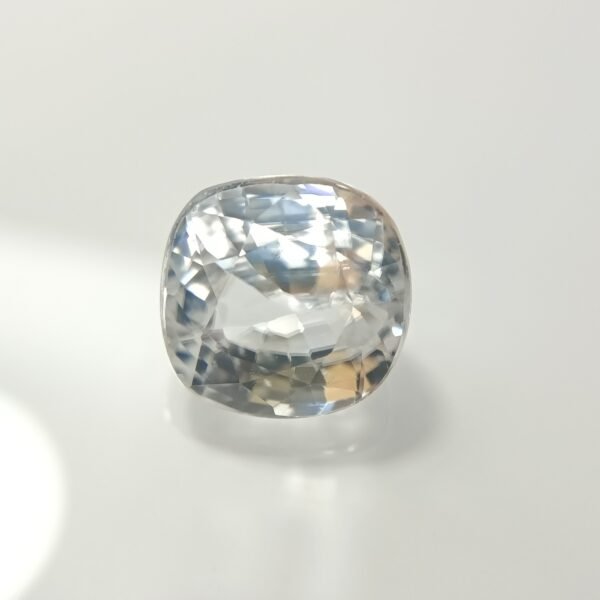 Natural Zircon 8.83 Carat/ 9.50 Ratti