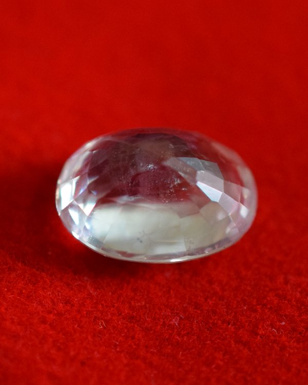 White Sapphire 5.29 Carat/ 5.50 Ratti