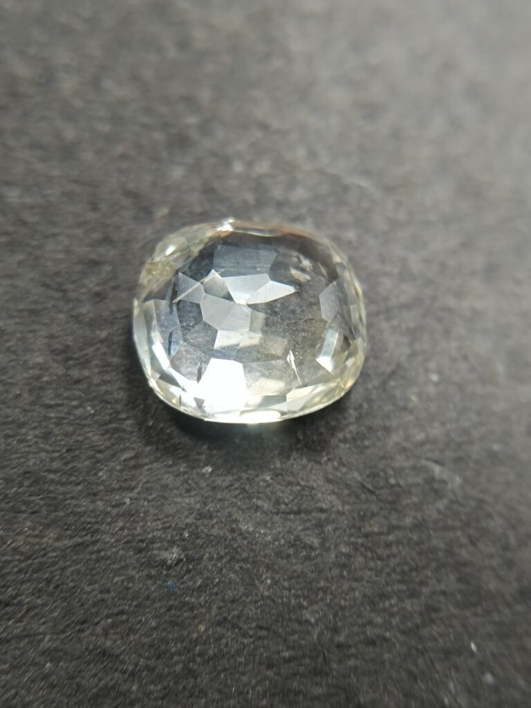 Pukhraj 2.99 Carat/ 3.25 Ratti