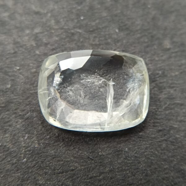 Pukhraj 3.62 Carat/ 4.00 Ratti