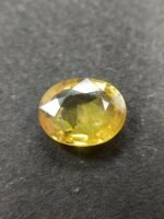 Yellow Sapphire 4.17 Carat/ 4.50 Ratti