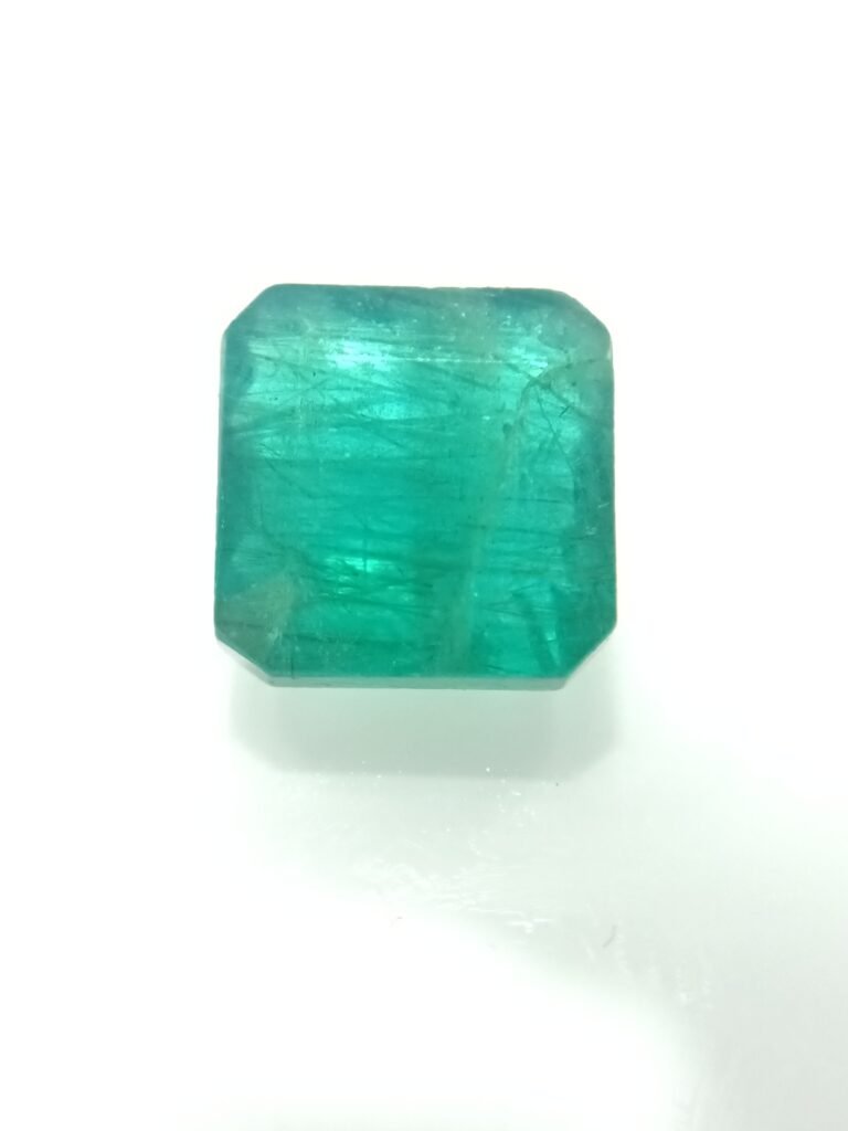 Emerald 4.67 Carat/ 5.00 Ratti