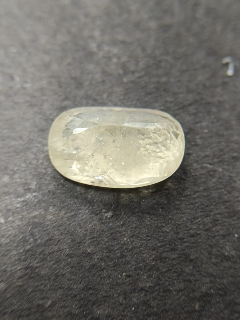 Pukhraj 5.49 Carat/ 6.00 Ratti