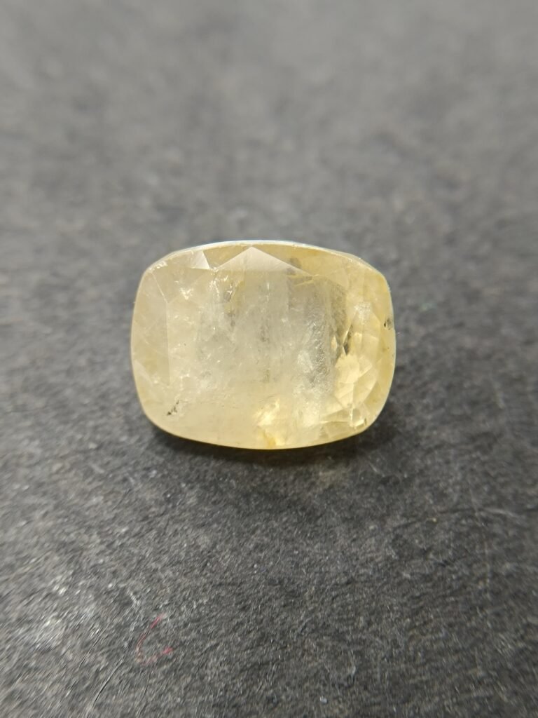 Yellow Sapphire 5.94 Carat/ 6.50 Ratti