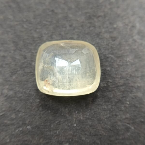 Pukhraj 6.63 Carat/ 7.25 Ratti