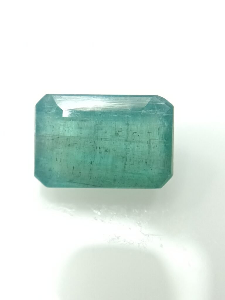 Emerald 7.61 Carat/ 8.25 Ratti