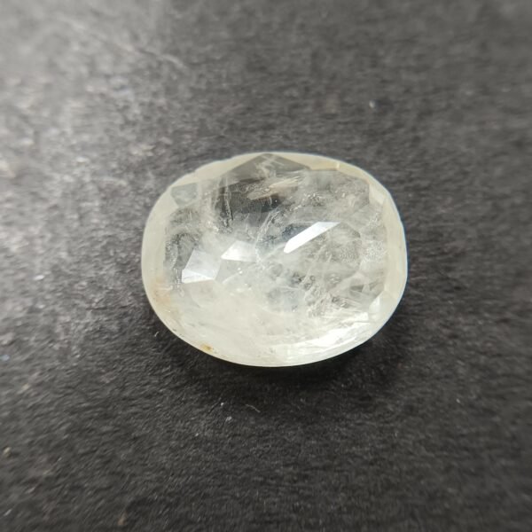 Pukhraj 7.85 Carat/ 8.50 Ratti