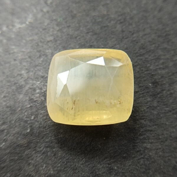 Yellow Sapphire 8.48 Carat/ 9.25 Ratti