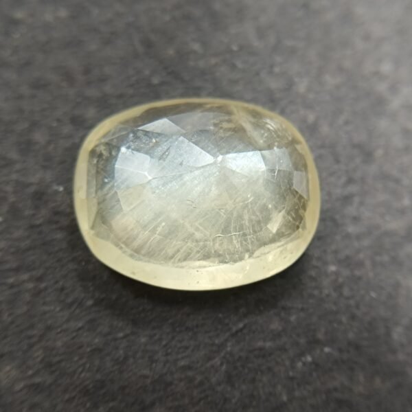 Pukhraj 8.54 Carat/ 9.25 Ratti