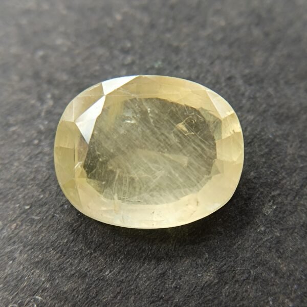 Yellow Sapphire 8.54 Carat/ 9.25 Ratti