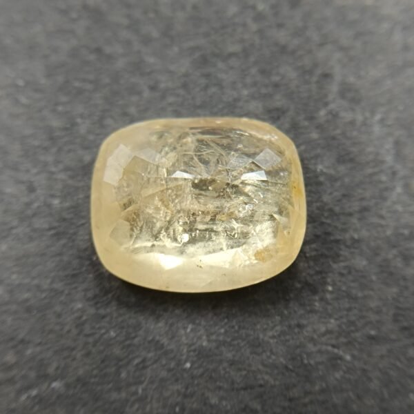 Pukhraj 8.87 Carat/ 9.50 Ratti