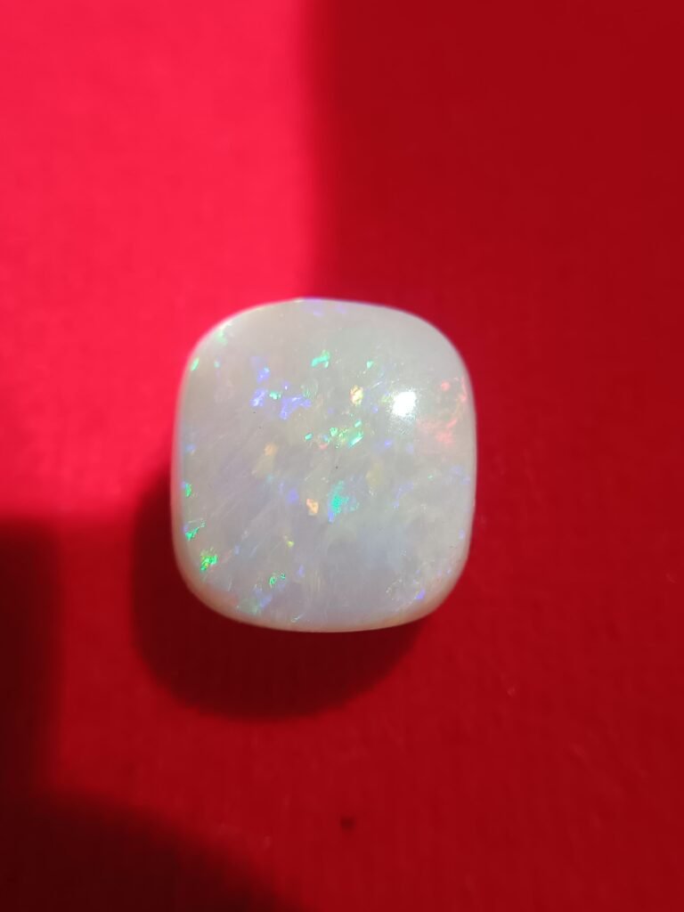 Opal 7.69 Carat/ 8.50 Ratti, double fire