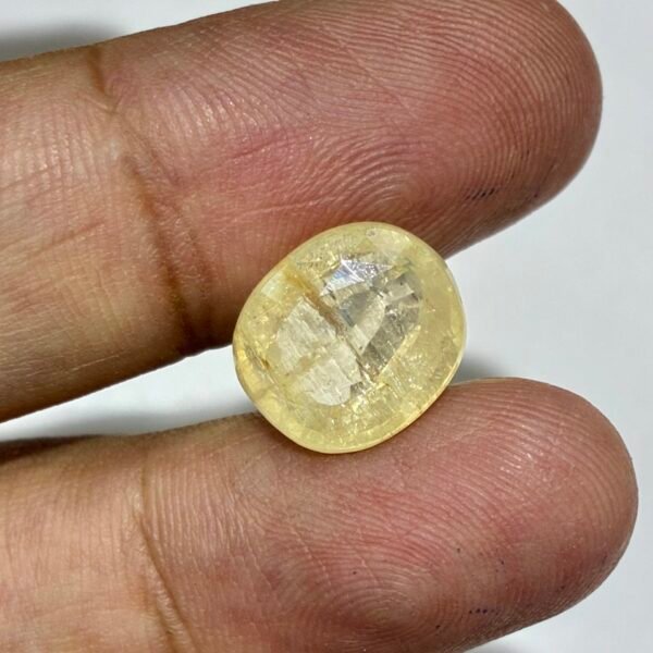YELLOW SAPPHIRE 9.74 Carat - GA0697